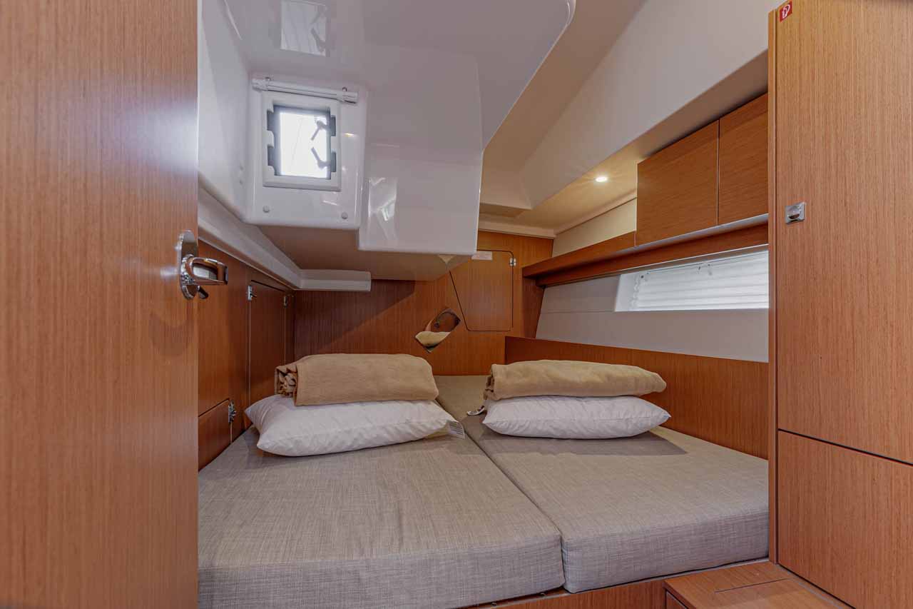 Photo #18 - Bavaria C45 - 4 cab. (Deep Blue) in Lefkada - 37501