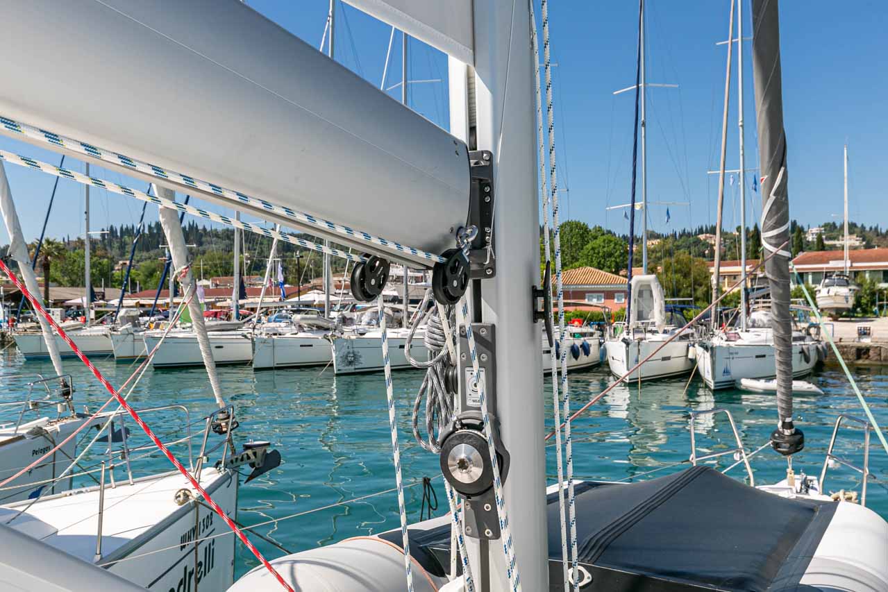 Photo #5 - Bavaria C42 (Ironic) en Lefkada - 37503