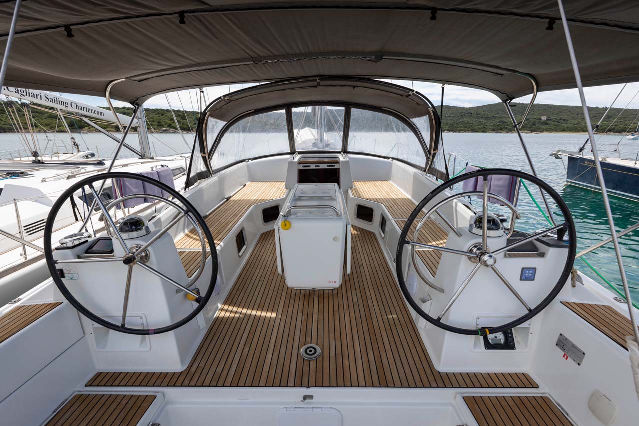 Photo #9 - Jeanneau 54 - 5 + 1 cab. (Squeeze Me) in Marina dell'Isola - 37528