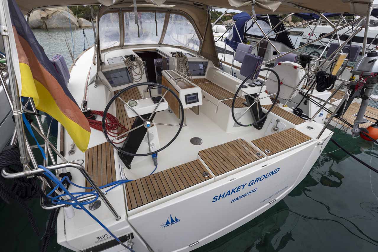 Photo #7 - Dufour 360 GL - 3 cab. (Shakey Ground) in Marina dell'Isola - 37530