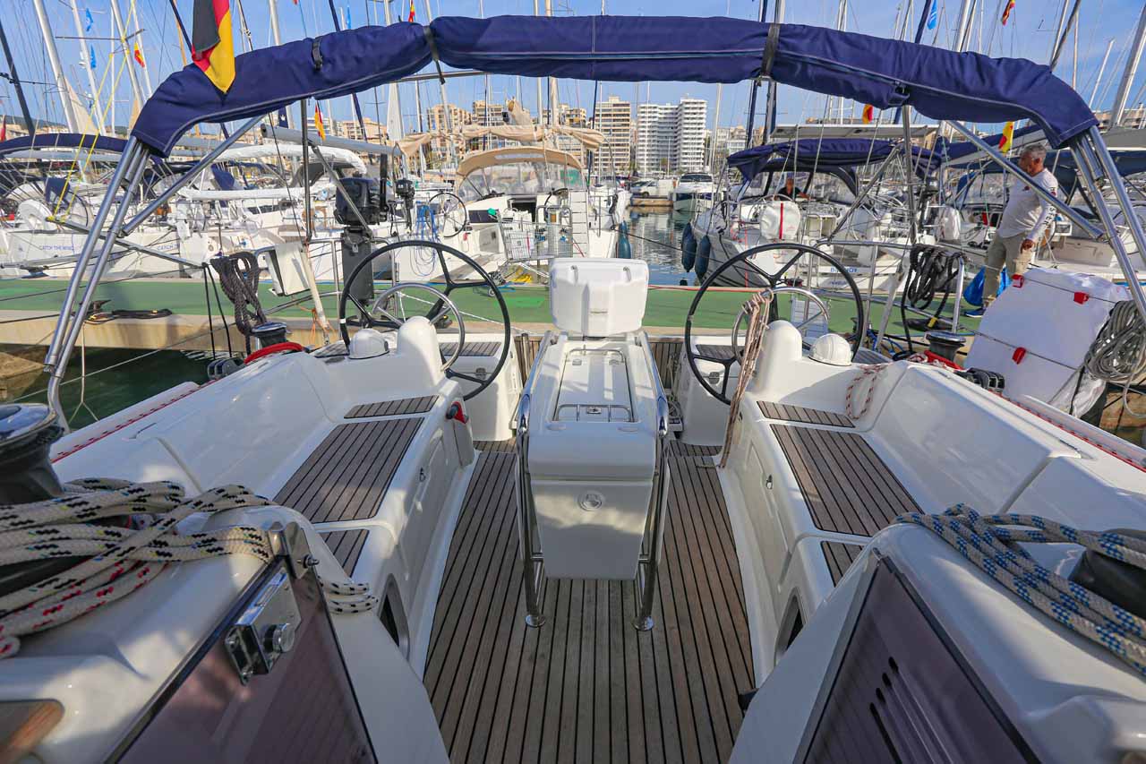 Photo #4 - Sun Odyssey 419 - 3 cab. (Sunny) in Palma - 37534
