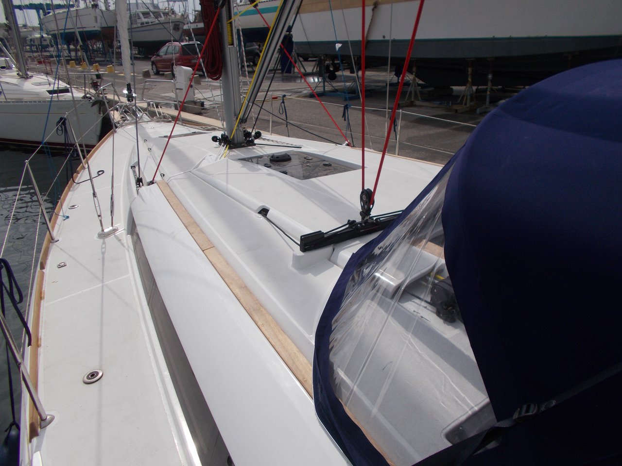 Photo #5 - Sun Odyssey 419 - 3 cab. (Dark Eyes) in Marina dell'Isola - 37536