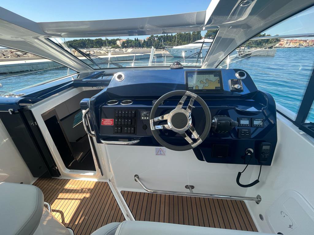 Photo #7 - Gran Turismo 36 (Gran Turismo 36) en Rovinj - 37576