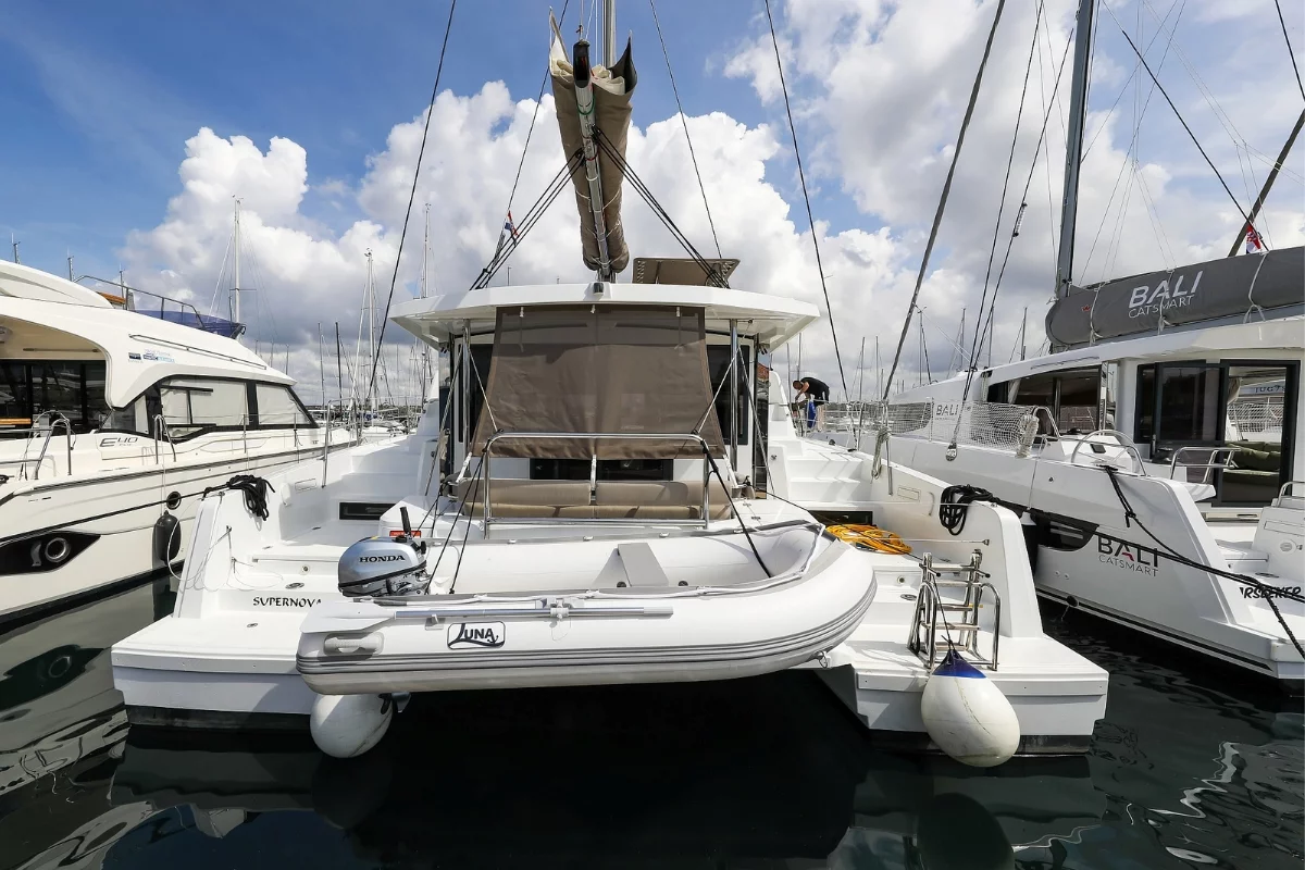 Bali 4.2 - 4 + 1 cab. (Supernova)  - 0