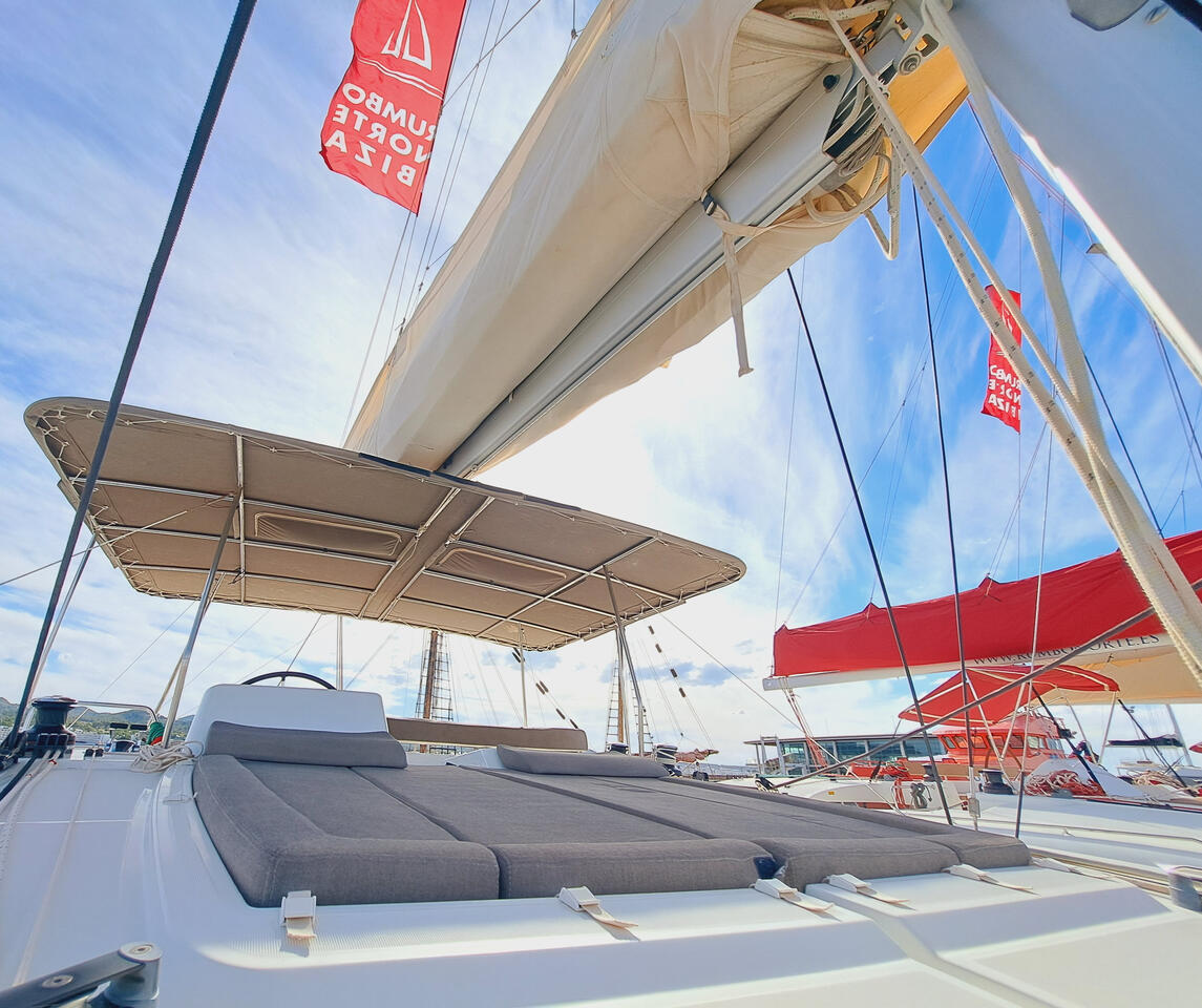 Photo #5 - Lagoon 450 F - 4 + 1 cab. (Lluna) in Sant Antoni de Portmany - 37587