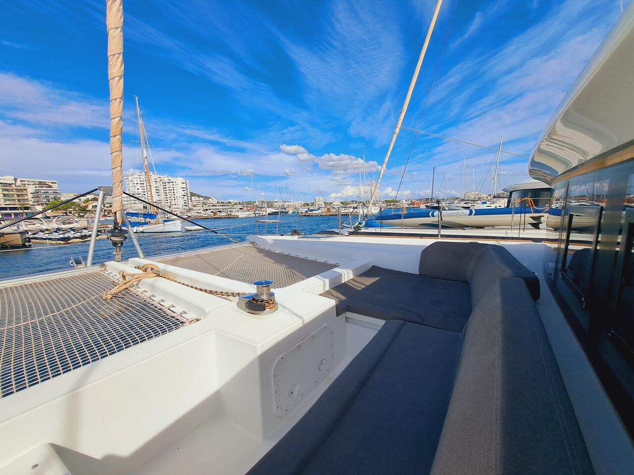 Photo #6 - Lagoon 450 F - 4 + 1 cab. (Lluna) in Sant Antoni de Portmany - 37587