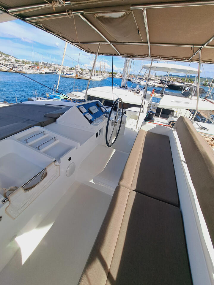 Photo #9 - Lagoon 450 F - 4 + 1 cab. (Lluna) in Sant Antoni de Portmany - 37587