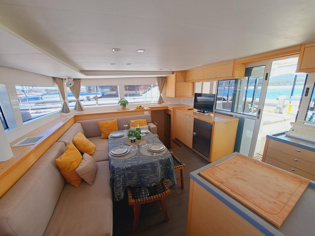 Photo #14 - Lagoon 450 F - 4 + 1 cab. (Lluna) in Sant Antoni de Portmany - 37587