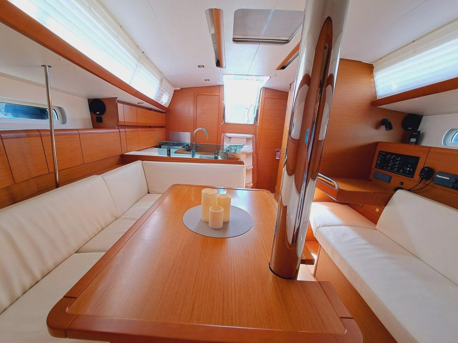 Photo #5 - Sun Odyssey 389 (Emilina) in Sant Antoni de Portmany - 37607