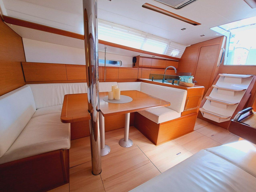 Photo #6 - Sun Odyssey 389 (Emilina) in Sant Antoni de Portmany - 37607