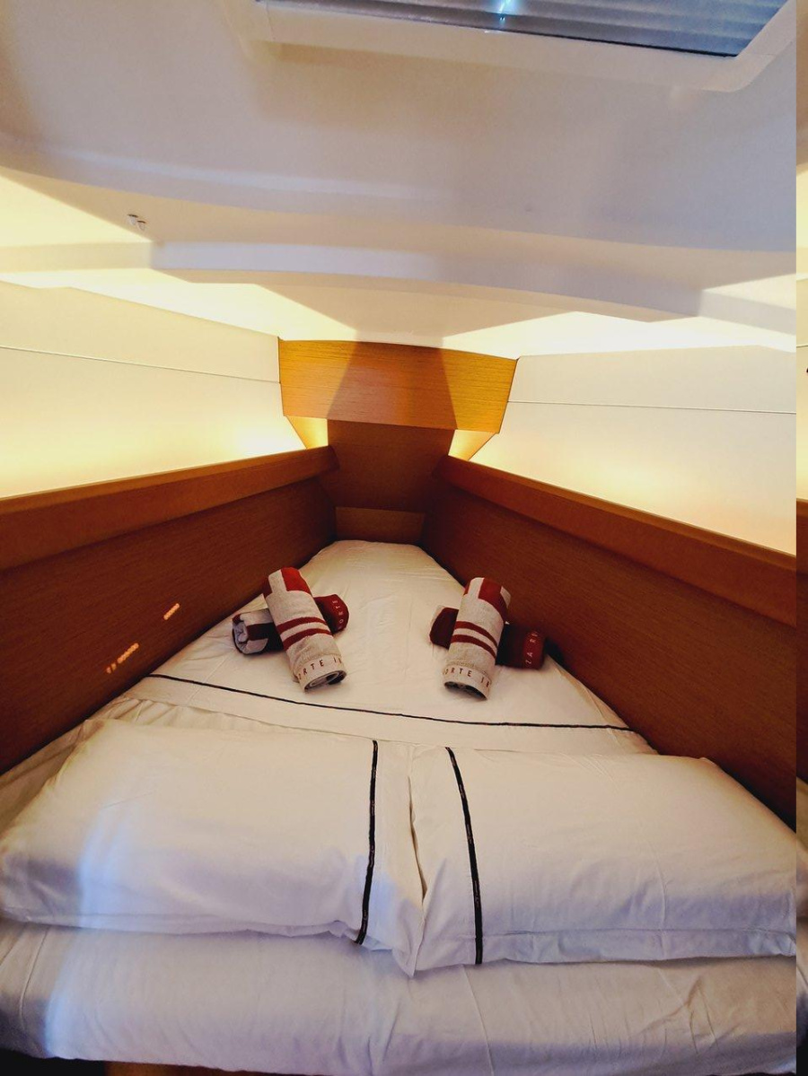 Photo #8 - Sun Odyssey 389 (Emilina) in Sant Antoni de Portmany - 37607