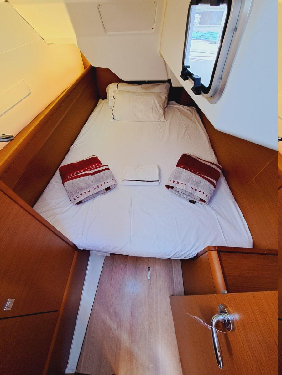 Photo #12 - Sun Odyssey 389 (Emilina) in Sant Antoni de Portmany - 37607