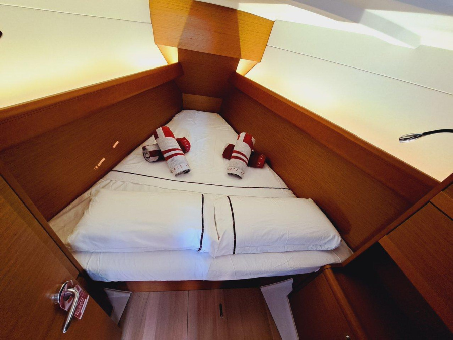 Photo #15 - Sun Odyssey 389 (Emilina) in Sant Antoni de Portmany - 37607