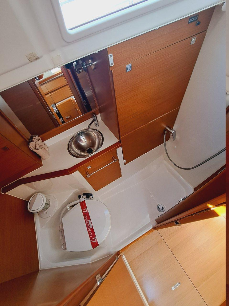 Photo #16 - Sun Odyssey 389 (Emilina) in Sant Antoni de Portmany - 37607