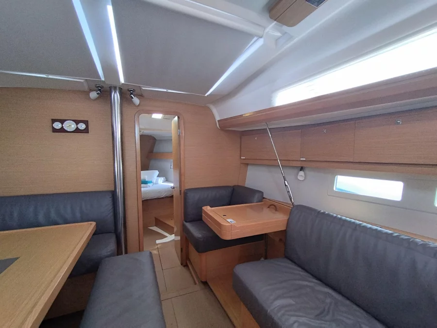 Dufour 412 (Wanderlust)  - 13