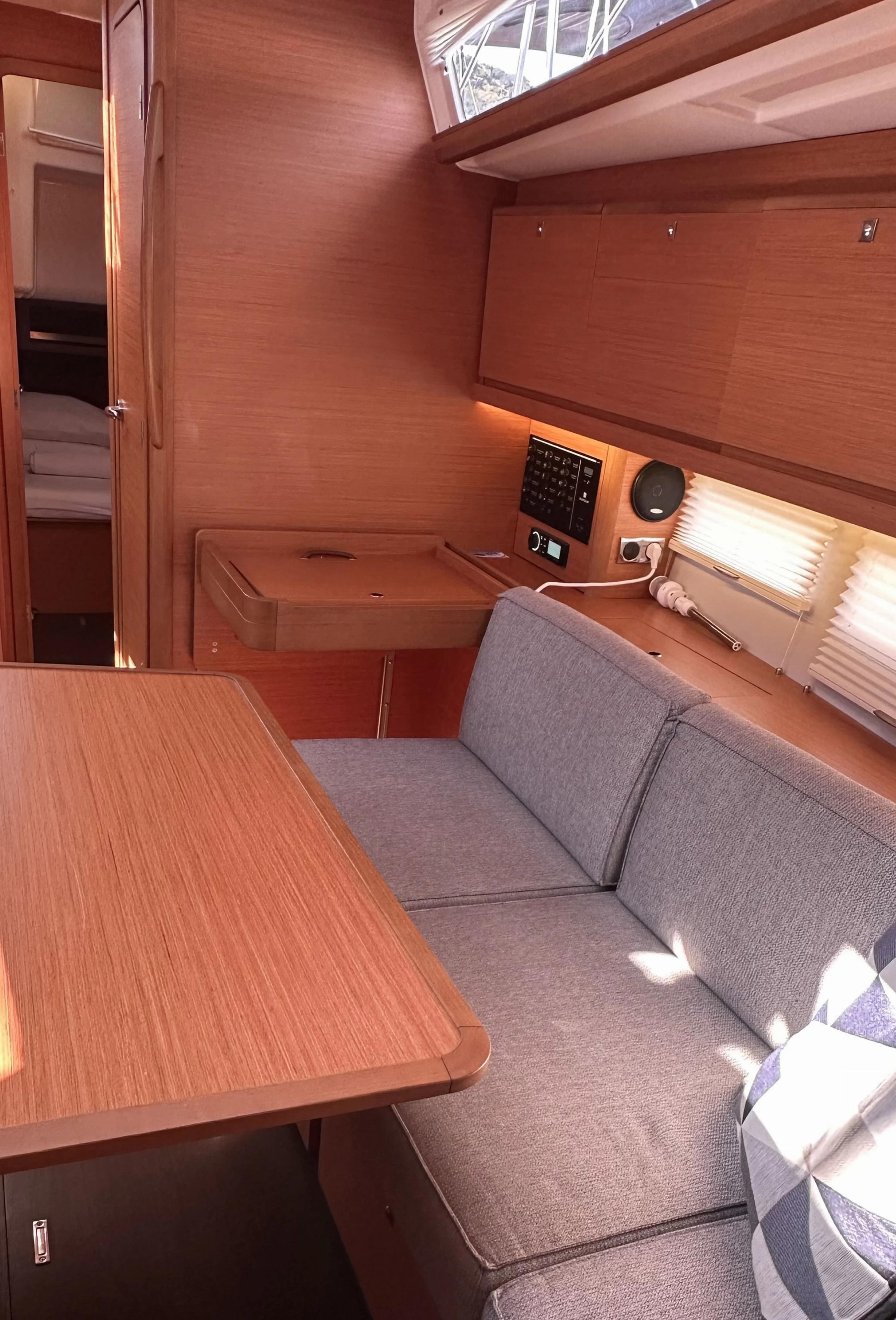 Photo #11 - Dufour 390 GL (Andela) in Primosten - 37632