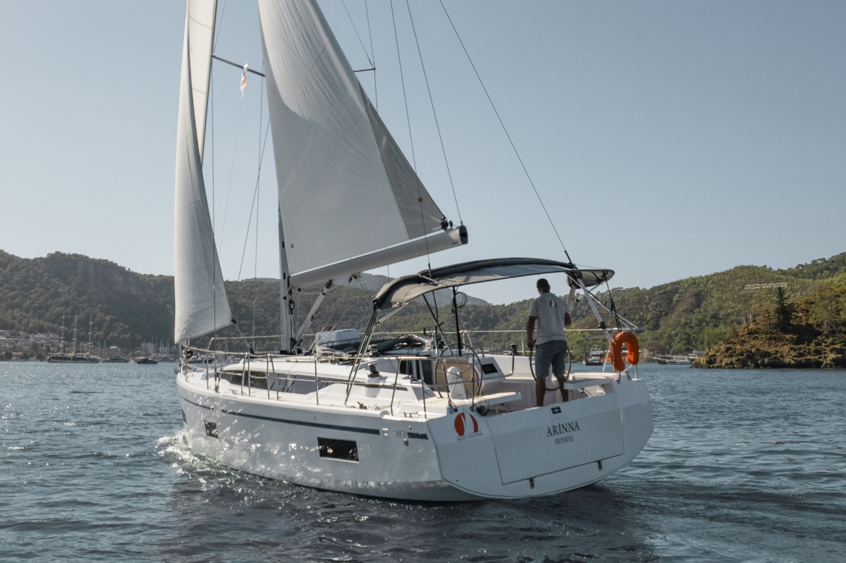 Photo #11 - Bavaria C38 (Arinna) en Fethiye - 37639