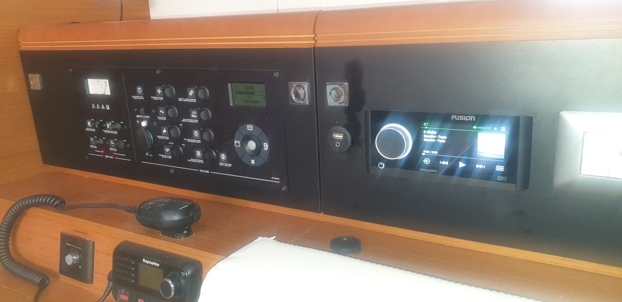 Photo #11 - Sun Odyssey 519 - 4 + 1 cab. (In A Silent Way) in Tropea - 37642