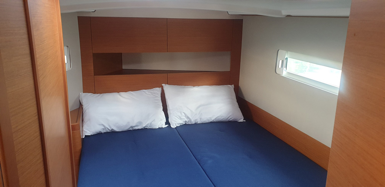 Photo #13 - Sun Odyssey 410 - 3 cab. (The song is you) in Tropea - 37643