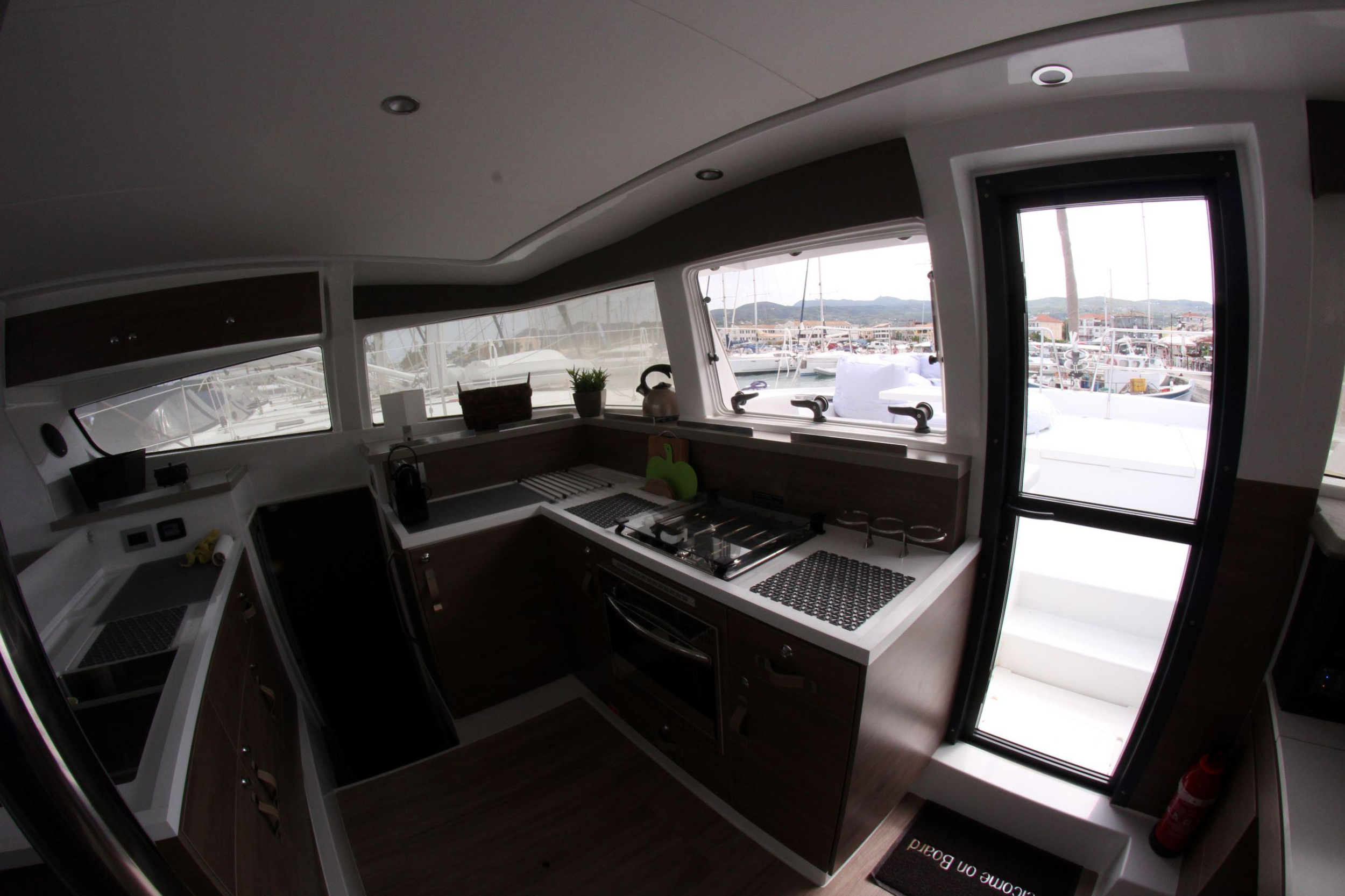 Photo #18 - Bali 4.2 - 4 + 2 cab. (Blue Navy) in Lefkada - 37672