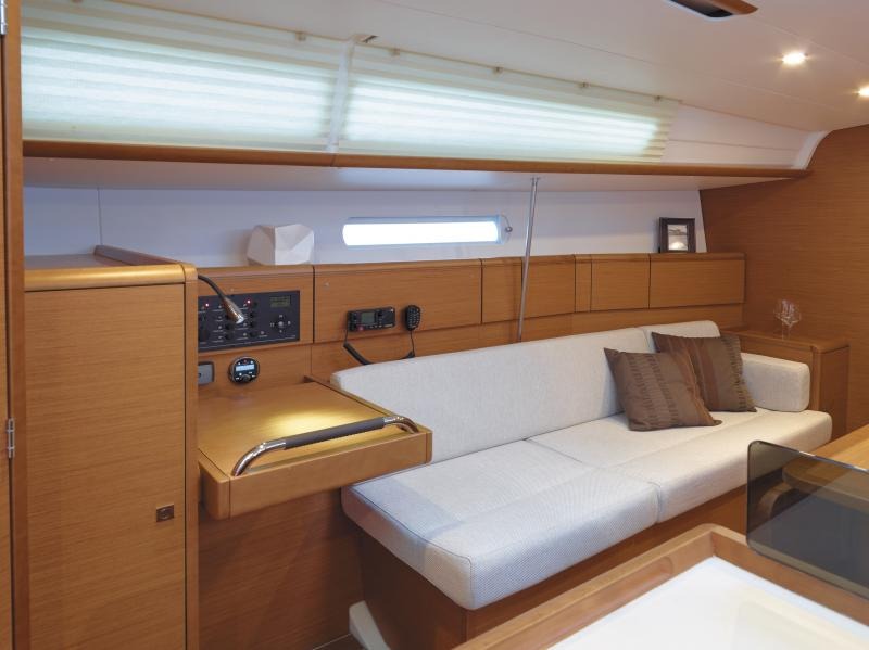 Photo #3 - Sun Odyssey 379 (Minerva) in Salerno - 37679