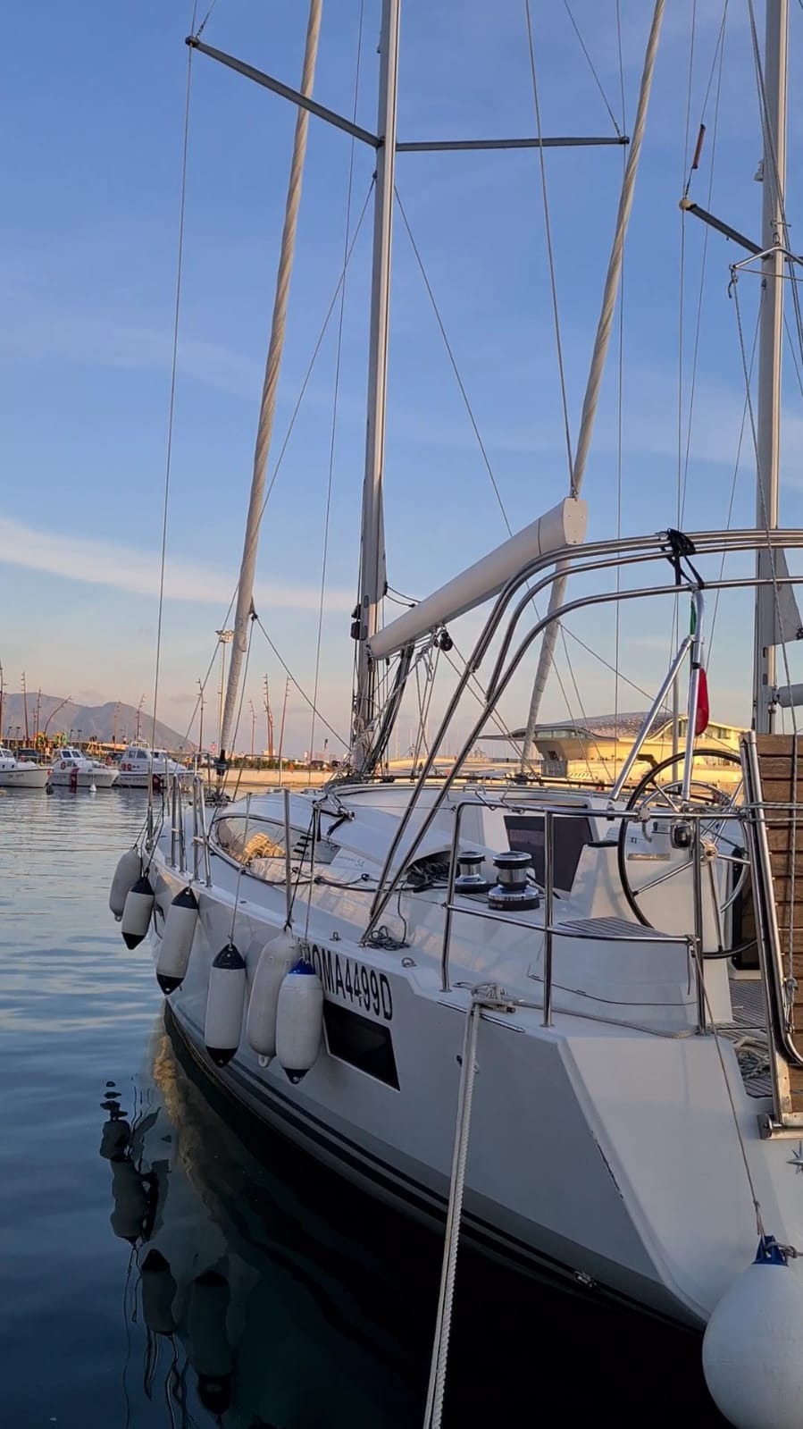 Photo #8 - Jeanneau 54 - 5 + 1 cab. (Zaniah) en Salerno - 37685