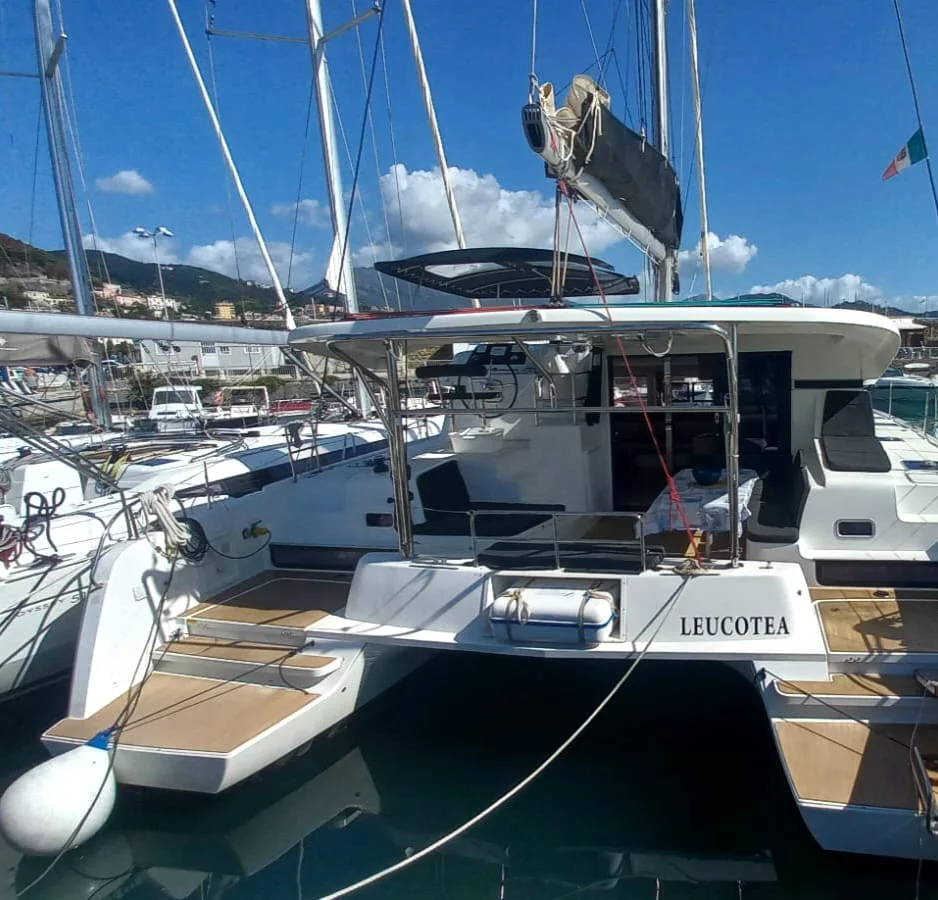 Lagoon 42 - 4 + 1 cab. (Leucotea)  - 6