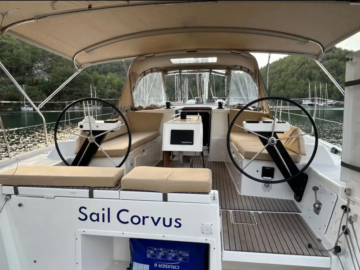 Dufour 390 GL (Sail Corvus)  - 5