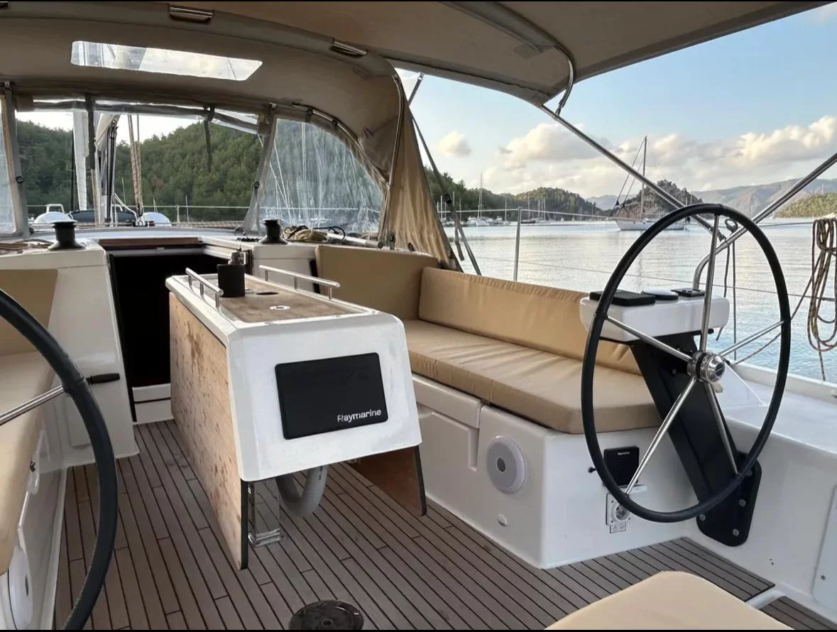 Dufour 390 GL (Sail Corvus)  - 7