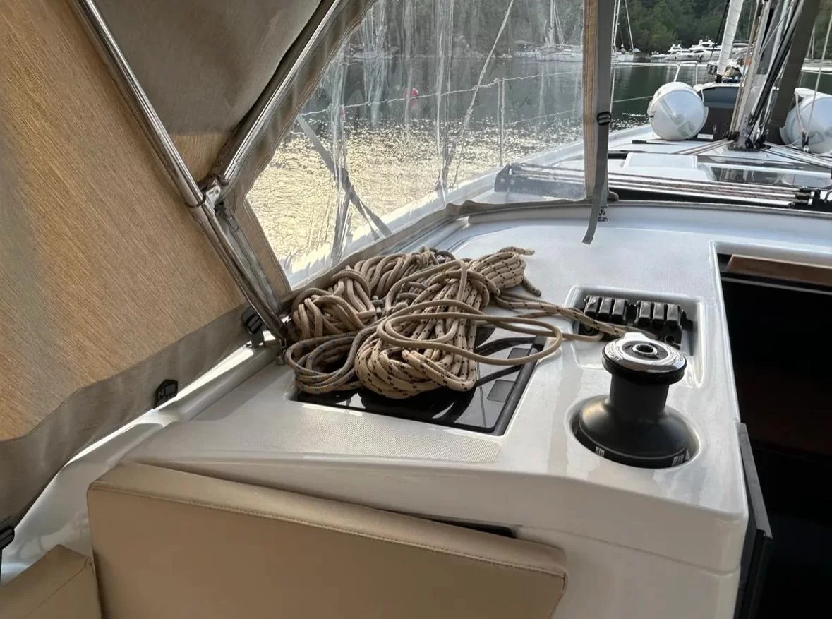 Dufour 390 GL (Sail Corvus)  - 8