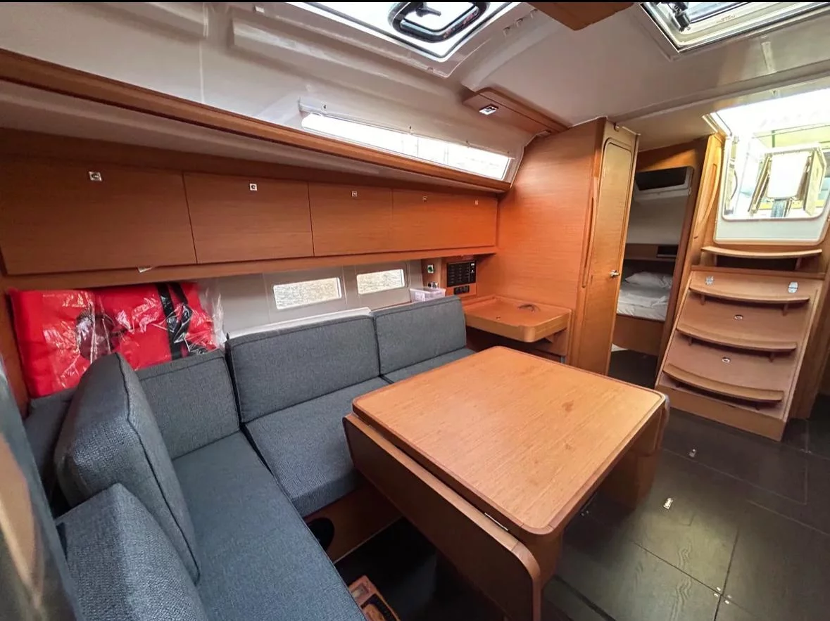 Dufour 390 GL (Sail Corvus)  - 15