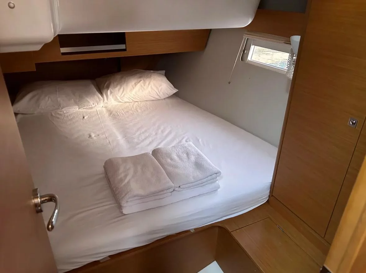 Dufour 390 GL (Sail Corvus)  - 17