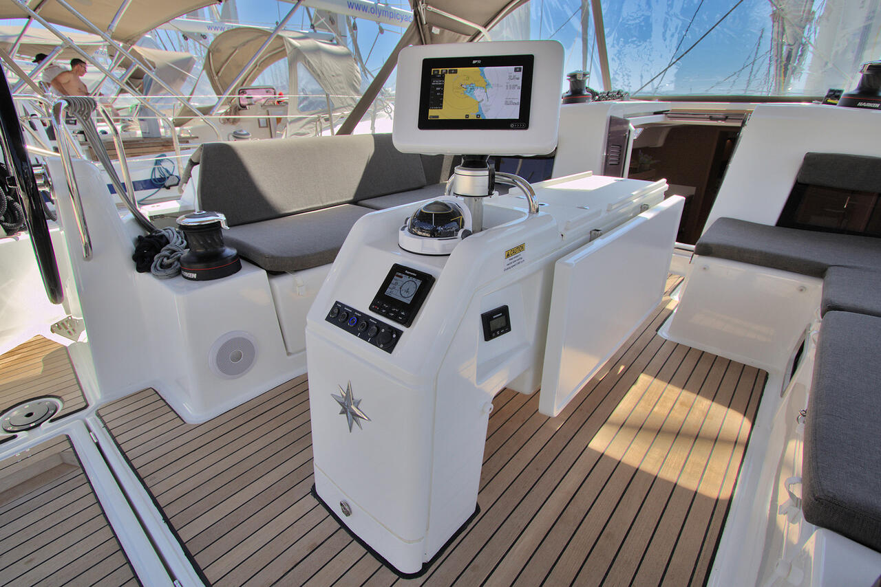 Photo #18 - Sun Odyssey 490 - 5 cab. (Menelaos) en Lavrion - 37726