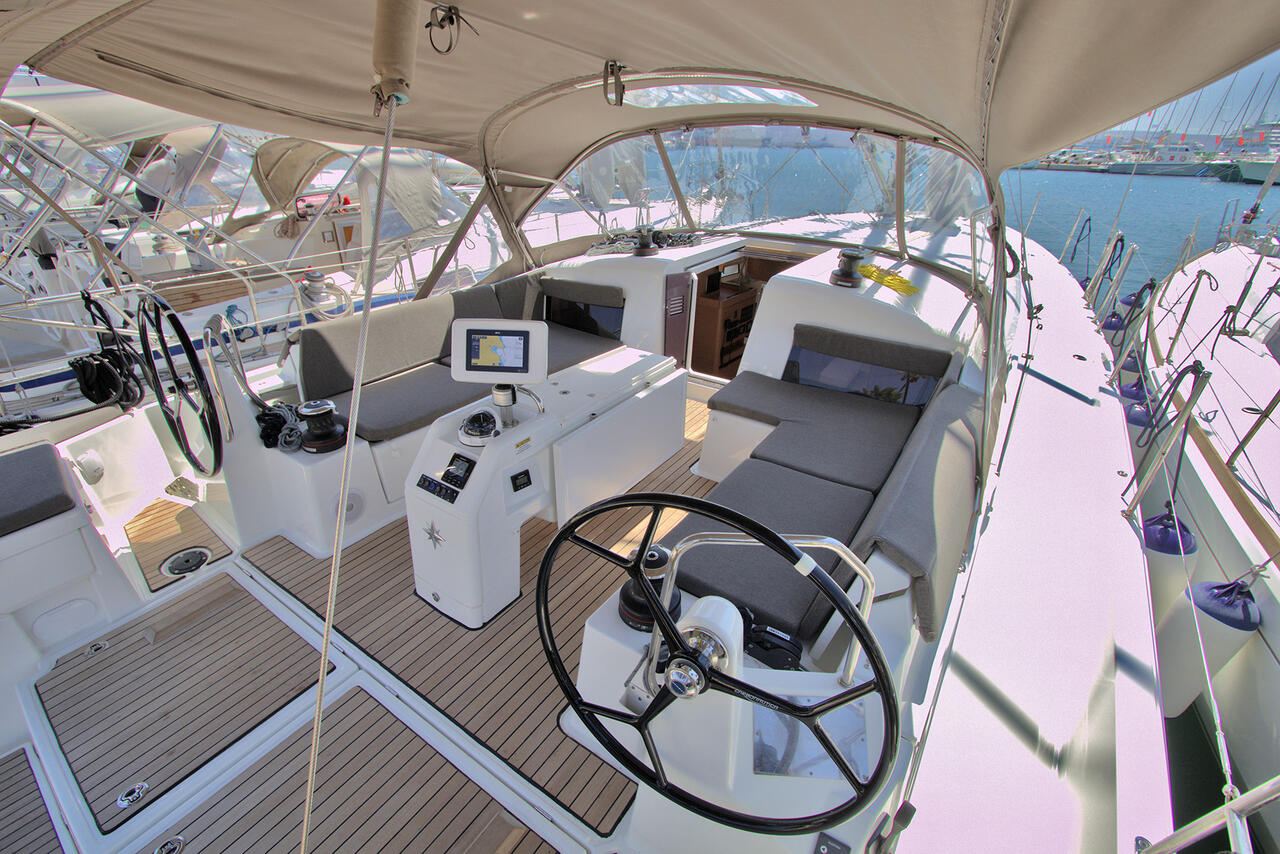 Photo #2 - Sun Odyssey 490 - 5 cab. (Menelaos) en Lavrion - 37726
