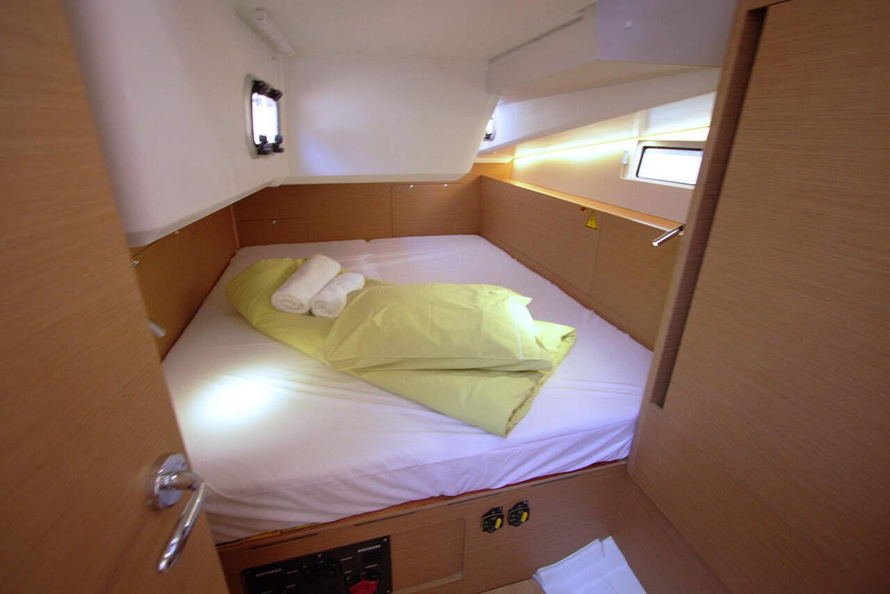 Photo #7 - Sun Odyssey 490 - 5 cab. (Menelaos) en Lavrion - 37726
