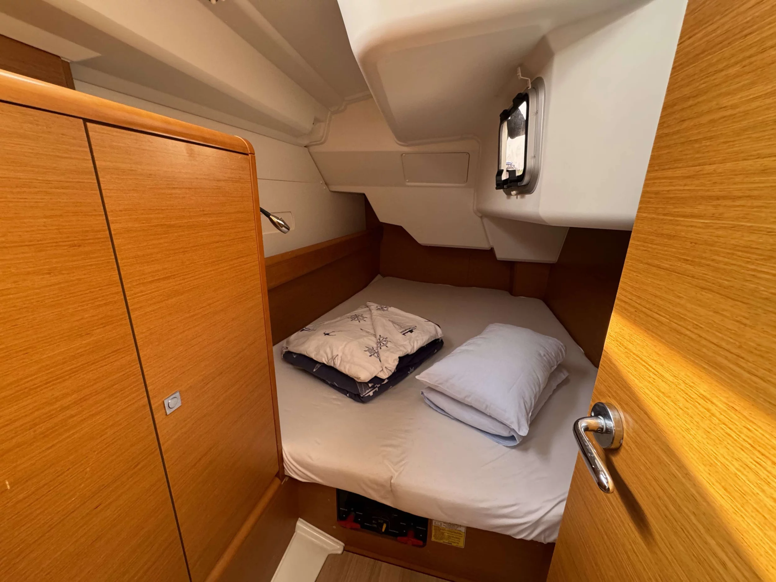 Sun Odyssey 389 (Dust in the Wind)  - 5