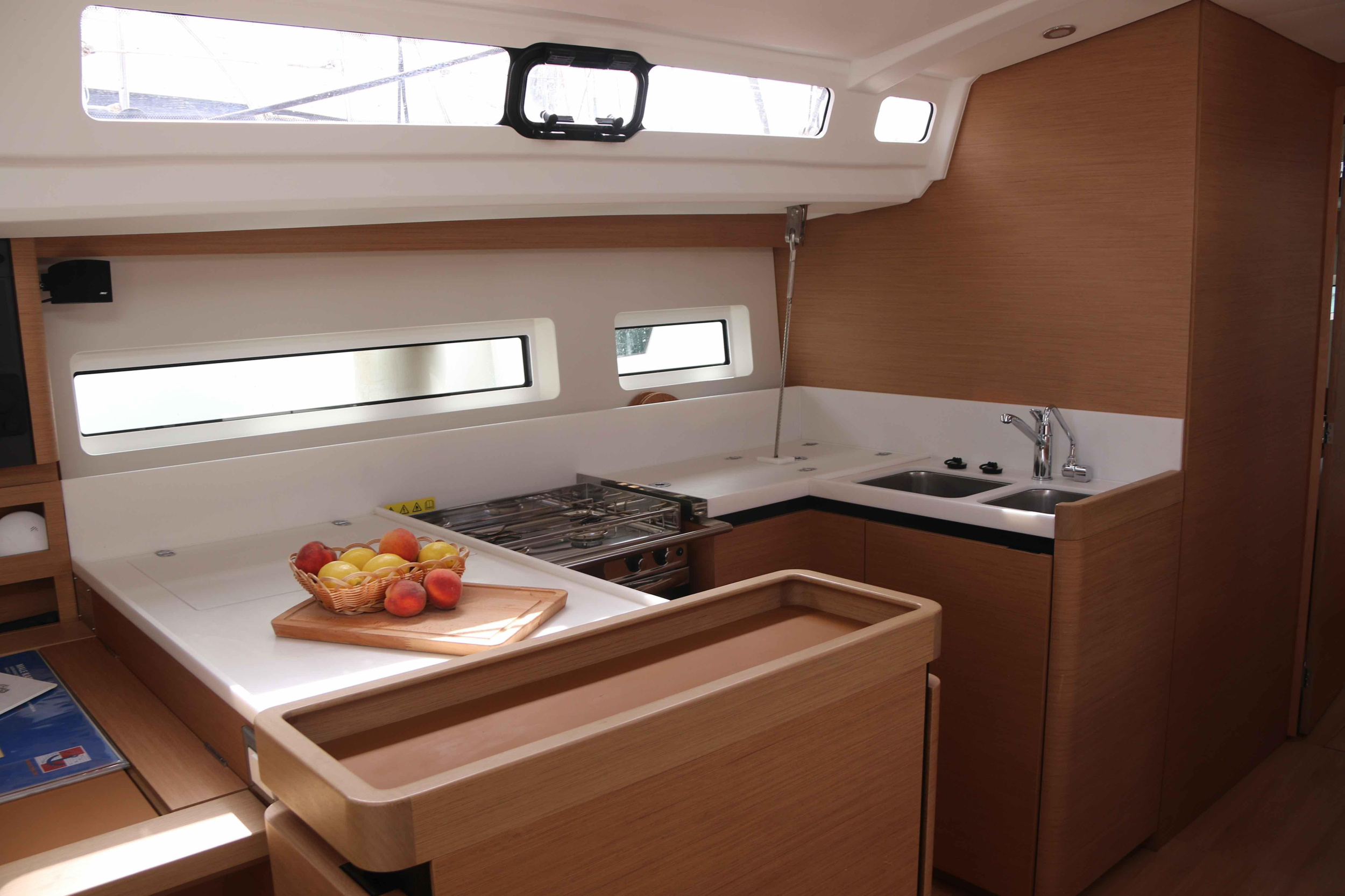 Photo #13 - Sun Odyssey 440 - 3 cab. (Bohemian Rhapsody) en Rogoznica - 37737