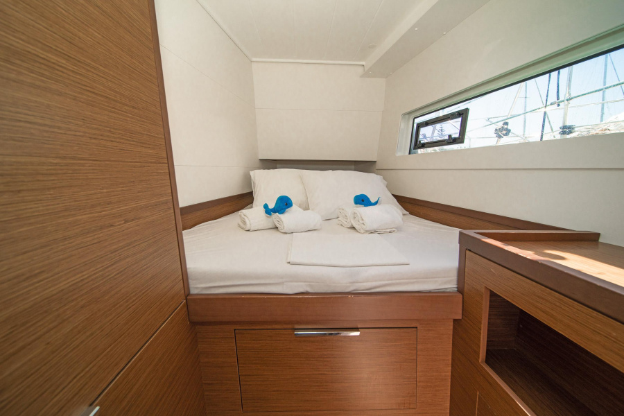 Photo #5 - Lagoon 40 - 4 + 2 cab (Bella Mare) in Atene - 37744