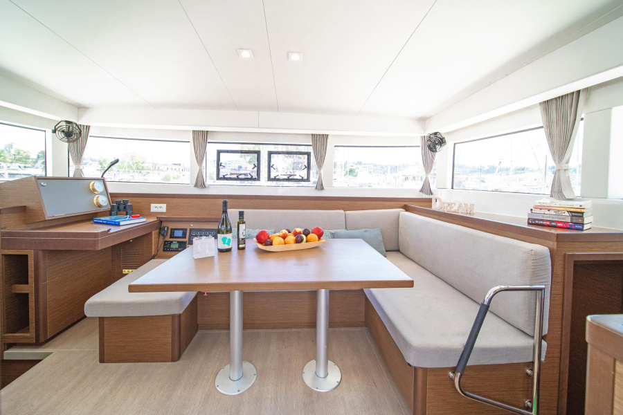 Photo #8 - Lagoon 40 - 4 + 2 cab (Bella Mare) in Atene - 37744