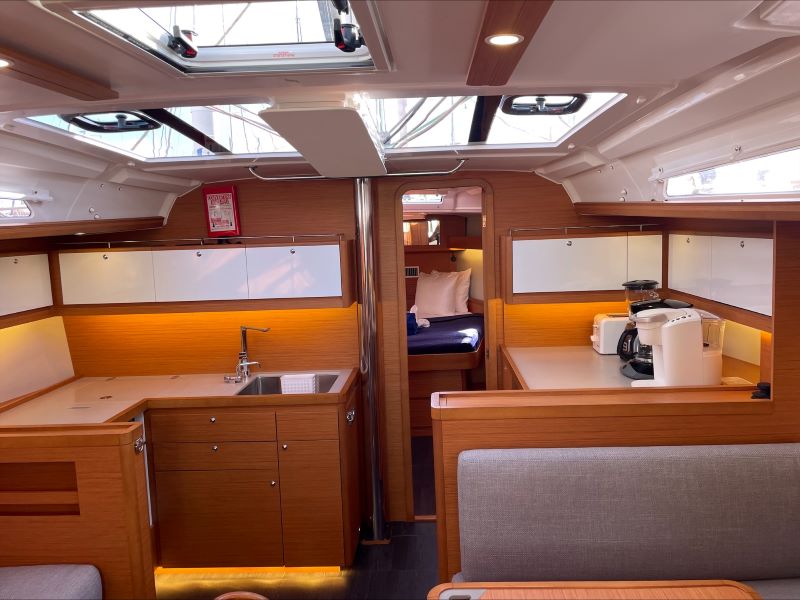 Photo #8 - Dufour 430 (Penelope) in Nanny Cay - 37757