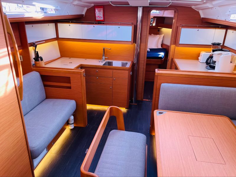 Photo #11 - Dufour 430 (Penelope) in Nanny Cay - 37757