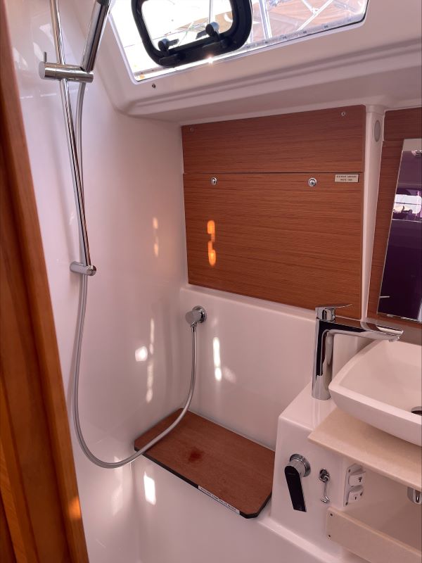 Photo #18 - Dufour 430 (Penelope) in Nanny Cay - 37757