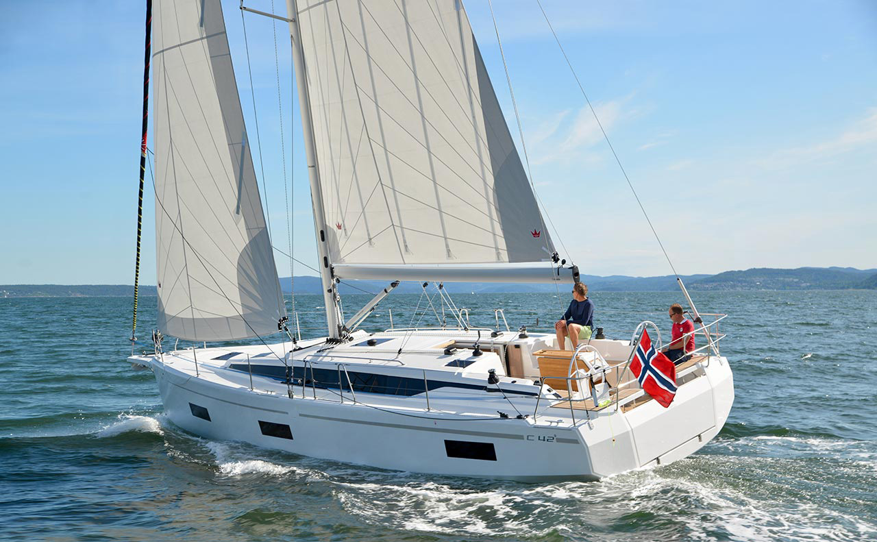Photo #4 - Bavaria C42 (Olivia) in Castellammare di Stabia - 37771