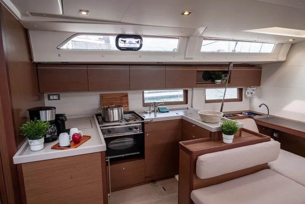 Oceanis 51.1 - 5 + 1 cab. (Aloha)  - 11
