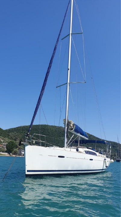 Photo #5 - Oceanis 43 - 3 cab. (Twins) in Lavrion - 37784