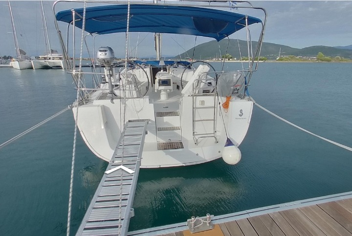 Photo #6 - Oceanis 43 - 3 cab. (Twins) in Lavrion - 37784