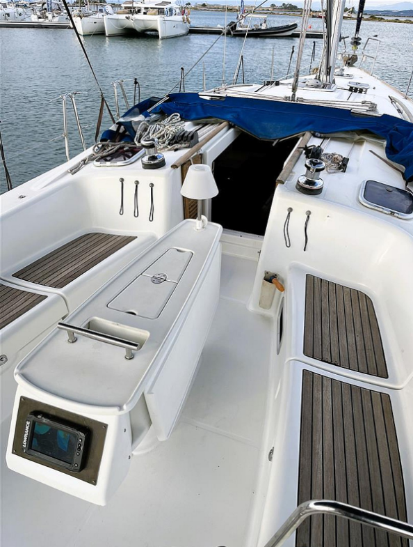 Photo #8 - Oceanis 43 - 3 cab. (Twins) in Lavrion - 37784