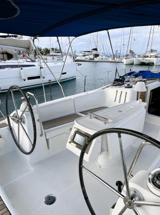 Photo #9 - Oceanis 43 - 3 cab. (Twins) in Lavrion - 37784