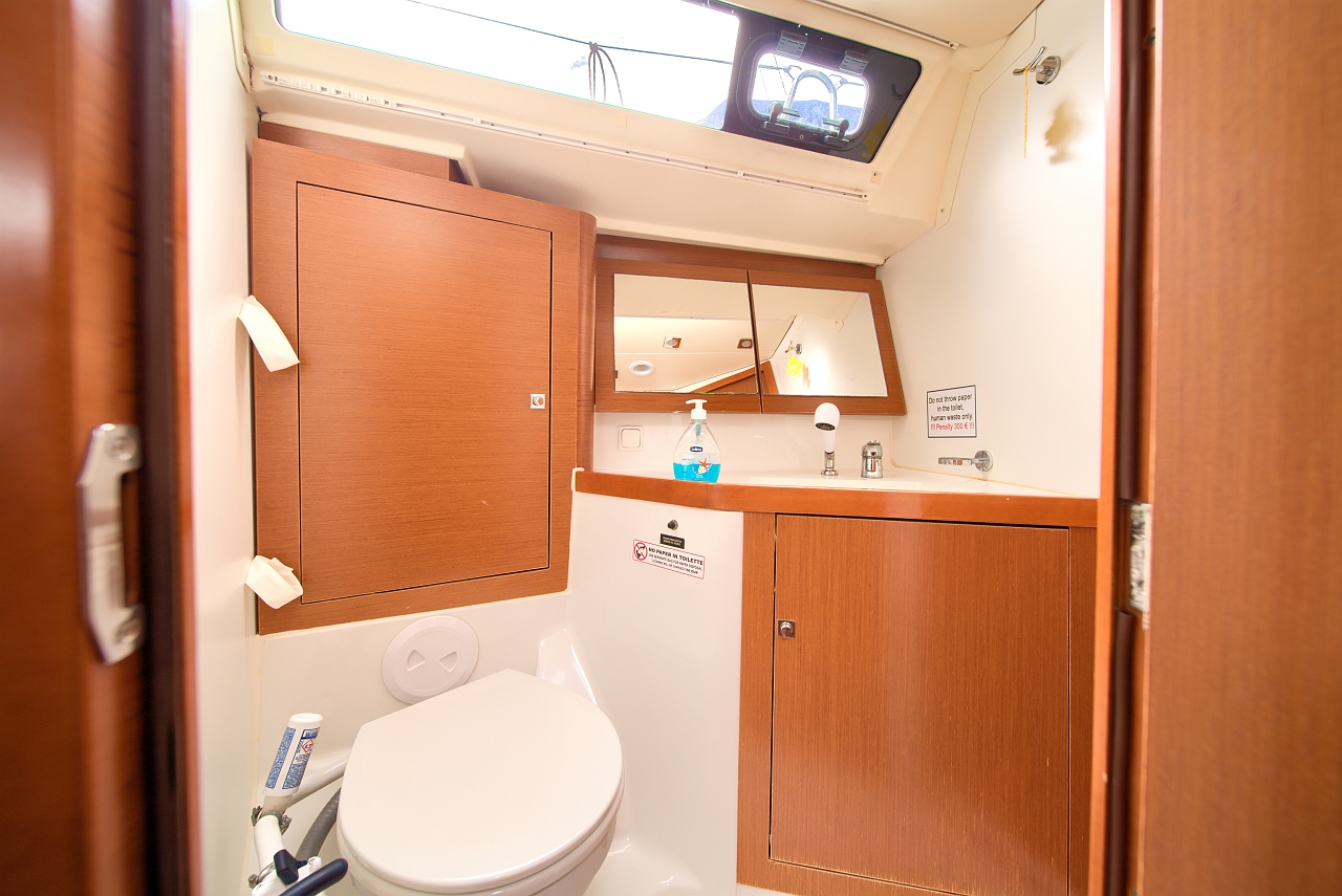 Photo #21 - Oceanis 45 - 4 cab. (Ponente) in Krk - 37852