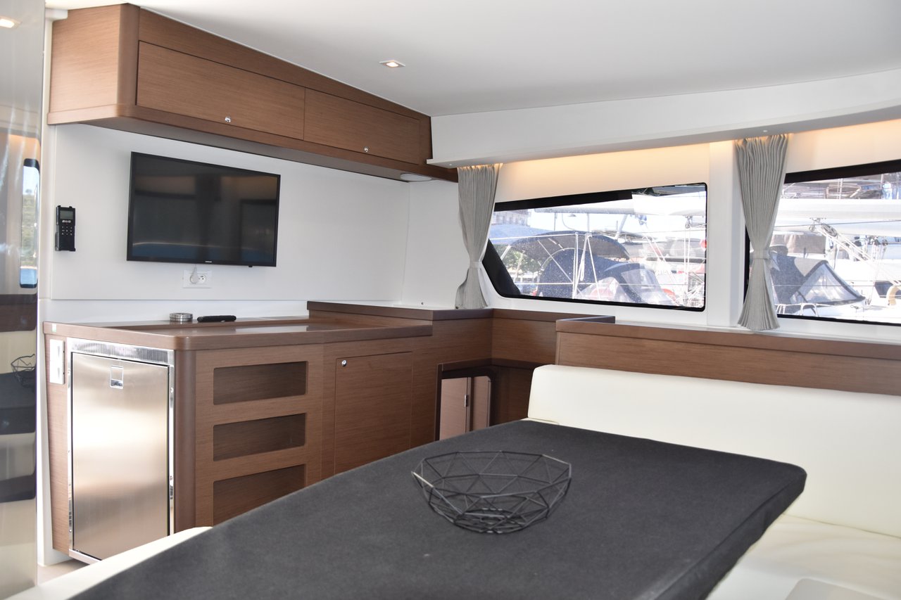 Photo #7 - Lagoon 42 - 4 + 2 cab. (Antel) in Lefkada - 37884